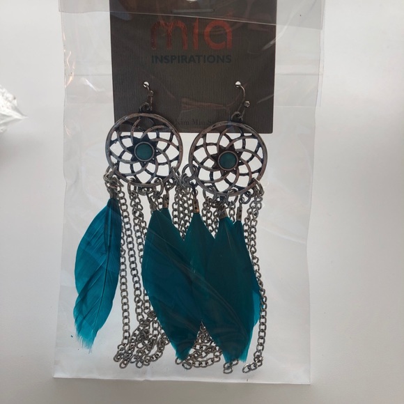 12 MIA Dream Catcher Teal Feather Earrings - Picture 3 of 3